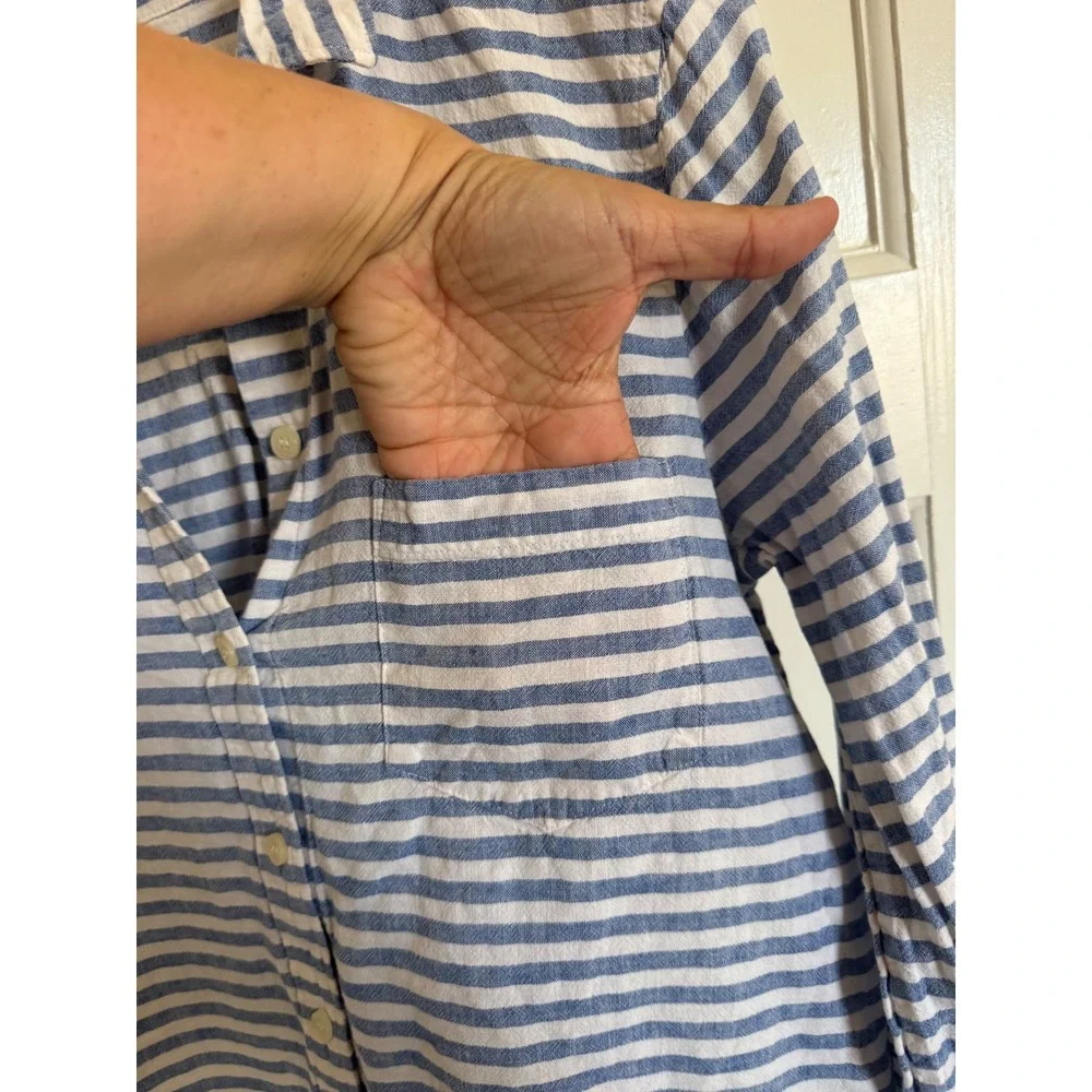J.Crew blue & white striped linen cotton bottom front top size small
